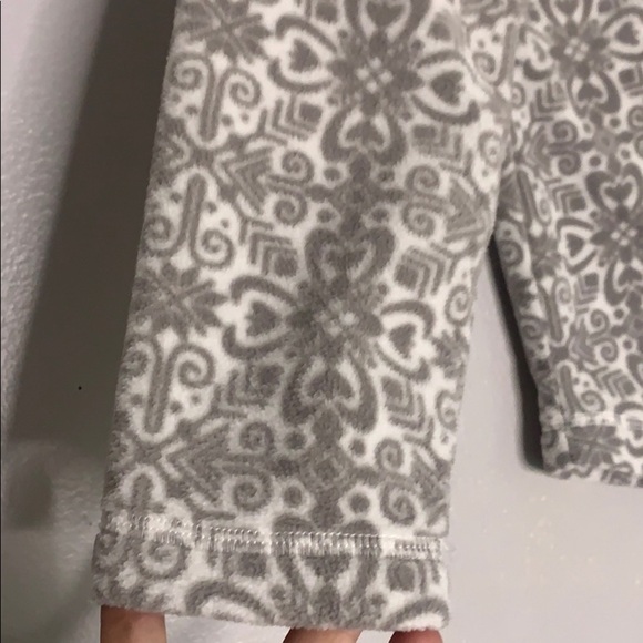 Karen Scott sport snowflake print fleece Long sleeve pullover small women’s grey - Picture 3 of 7